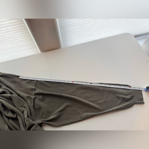 Pronto-Uomo Men’s Silk Blend Sweater Pullover
Size XXL - Picture 4 of 7